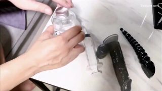 Bạn cùng phòng dâm đãng