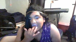 Chubby crossdresser plays with herself